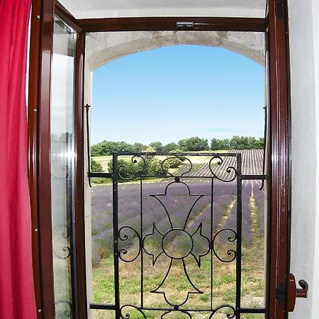 Private Garden House In Redortiers