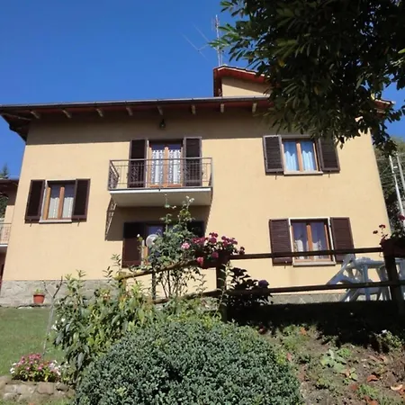 Holiday home Private Garden House In Redortiers