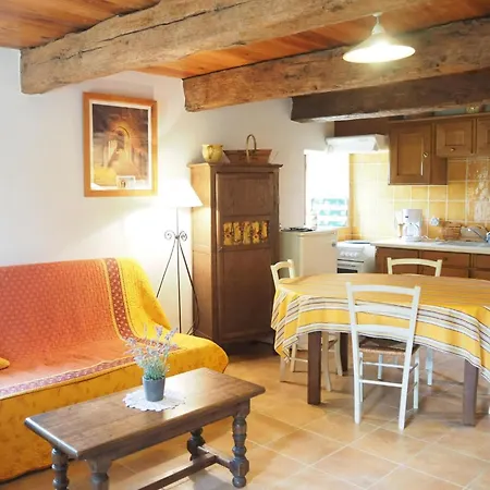 Private Garden House In * Redortiers