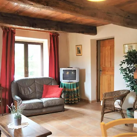 Private Garden House In Redortiers